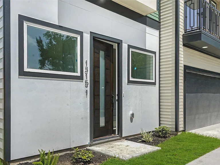 1315 Knight St #1 — Photo 2