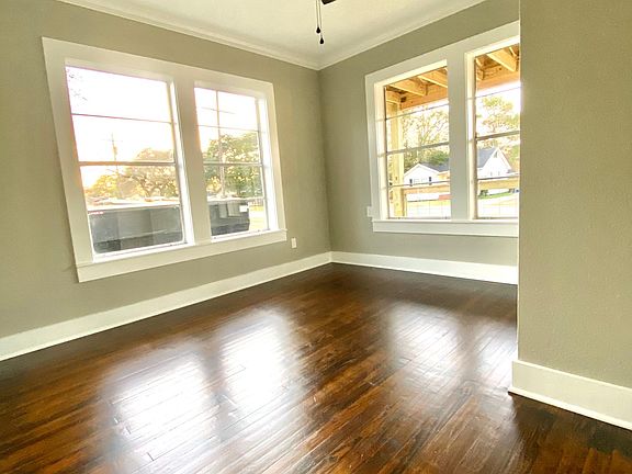 3rd image of 2323 Avenue E