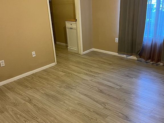 5th image of 1909 Desert Falls Ct Unit 104