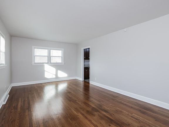 4th image of 1117 Sherwood Dr