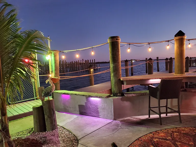SUNSET BAR