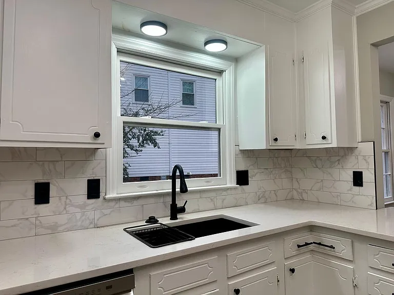 1401 Longbrook Dr — Photo 6