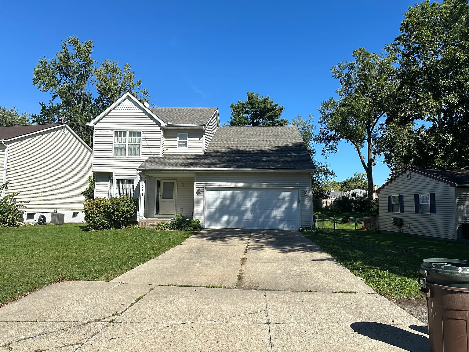 4 bed, 1810 sqft, $2,300 — Photo 2