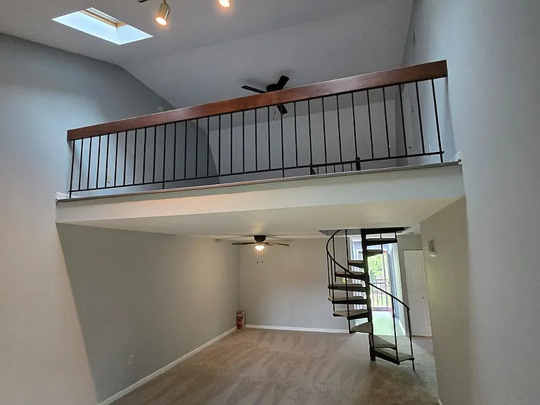 102 Valley Greene Cir — Photo 7