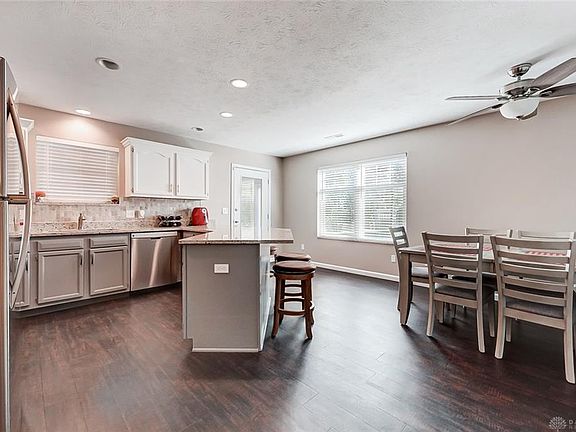 2nd image of 438 Kilkenny Ct