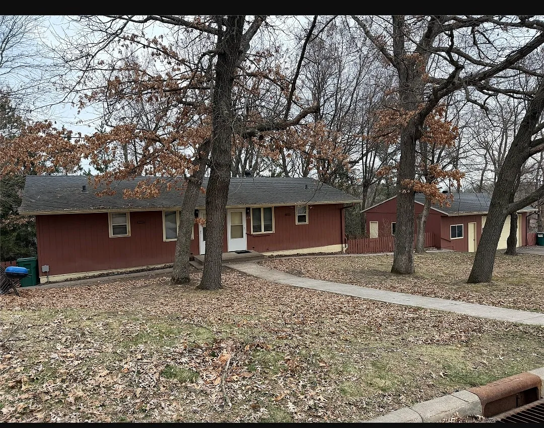 3 bed, 1200 sqft, $1,500 — Photo 1