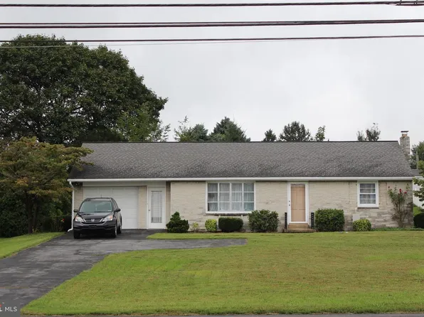 751 W Main St, New Holland, PA 17557