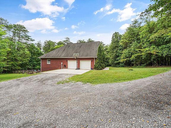 4th image of 3727 Fox Creek Rd