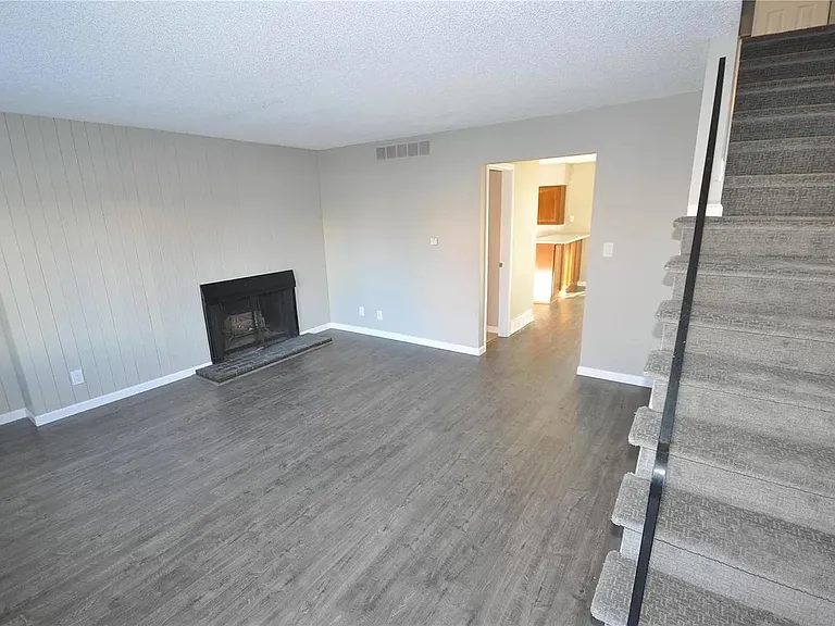 3671 W Union Ave — Photo 2