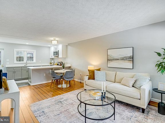 5th image of 144 S Virginia Ave #31