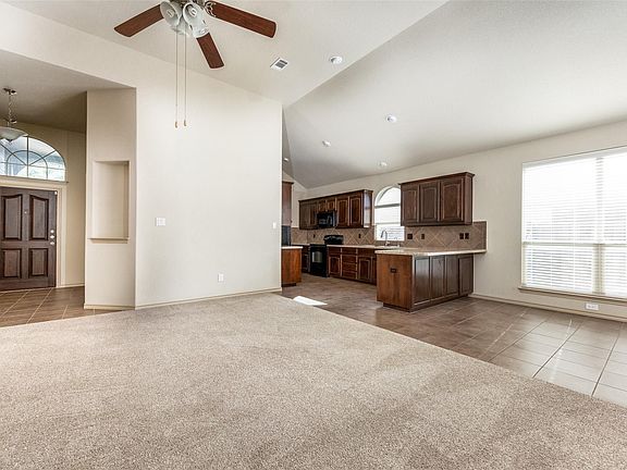 4th image of 1433 Zanna Grace Way