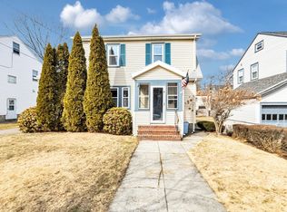 8 Courtney Rd, West Roxbury, MA 02132