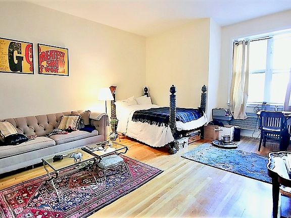 4th image of 11 E 66th St #5R