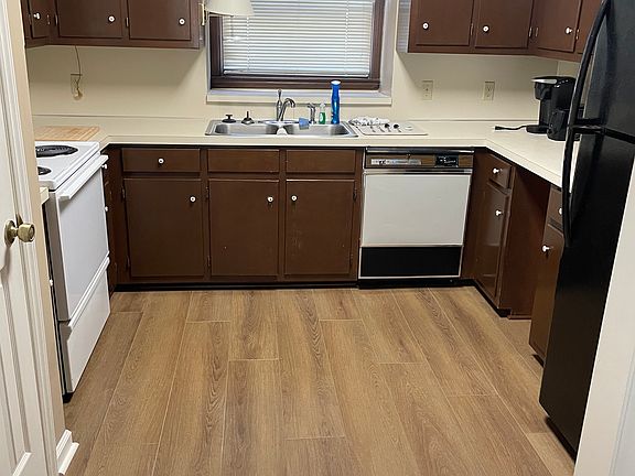 4th image of 621 College Ave SW #621