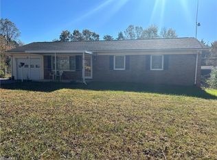 263 Badgett Ave, Mount Airy, NC 27030