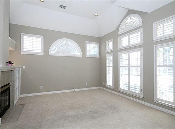 5th image of 6429 White Oak Dr