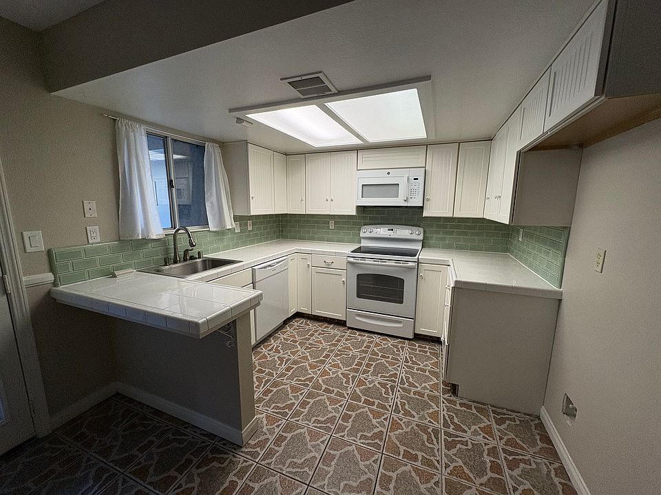 1st image of 2600 Brookside Dr APT 36