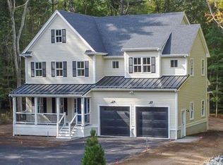16-16R Eldor Dr, South Walpole, MA 02071
