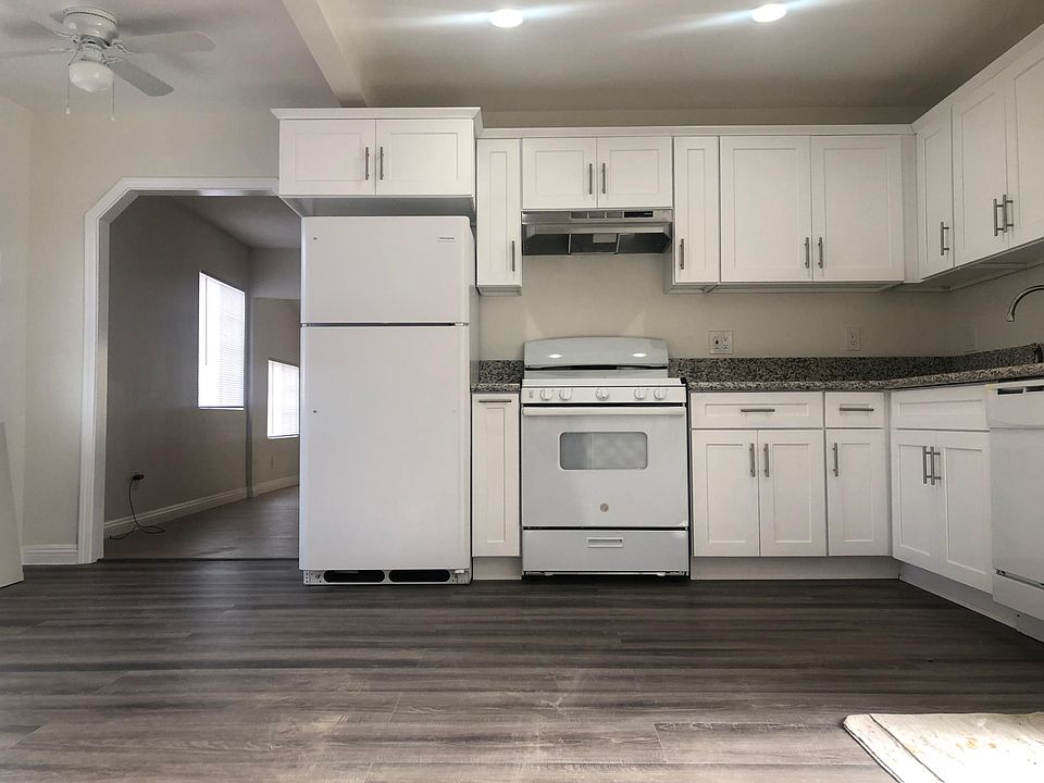 1st image of 3372 W 134th St