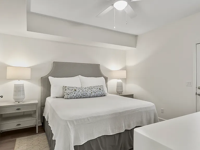 430-474 Wesley Pl — Photo 7