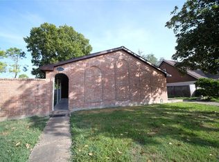 10506 Huntington Way Dr, Houston, TX 77099