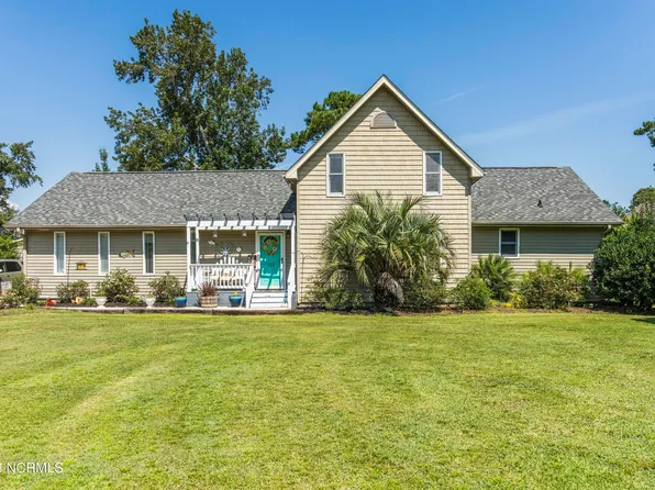 422 Masters Lane, Hampstead, NC 28443