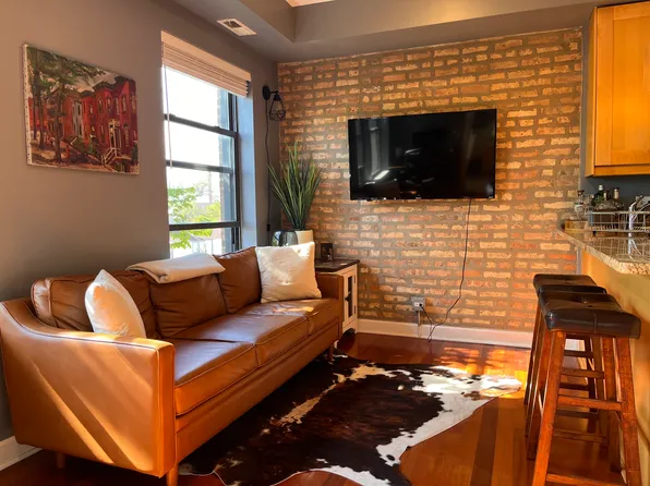 3754 N Bernard St APT 3B, Chicago, IL 60618