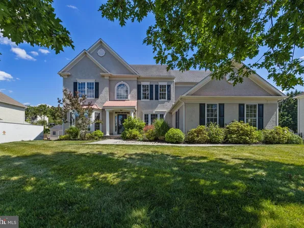 159 Applegate Dr, West Chester, PA 19382