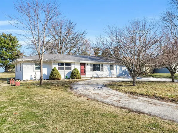 420 North St, Weldon, IL 61882