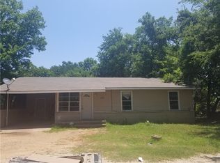 105 Masonic Dr, Elgin, TX 78621