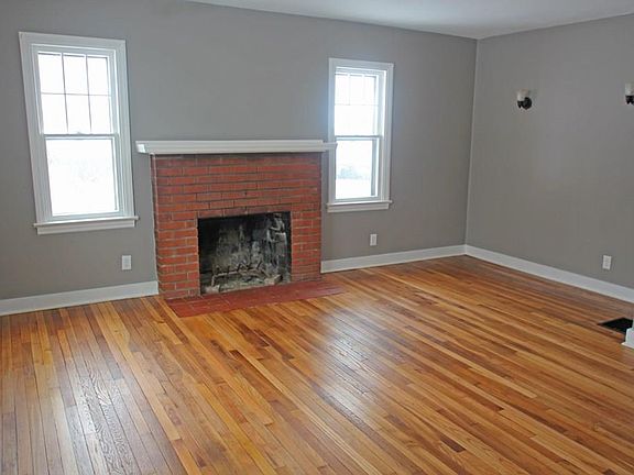 3rd image of 2443 Westside Dr