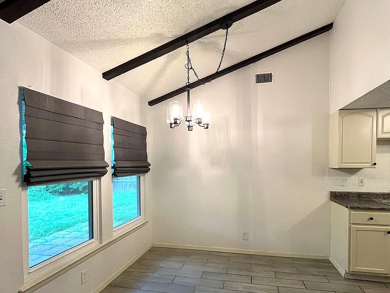 6718 Chelsea Wood — Photo 4