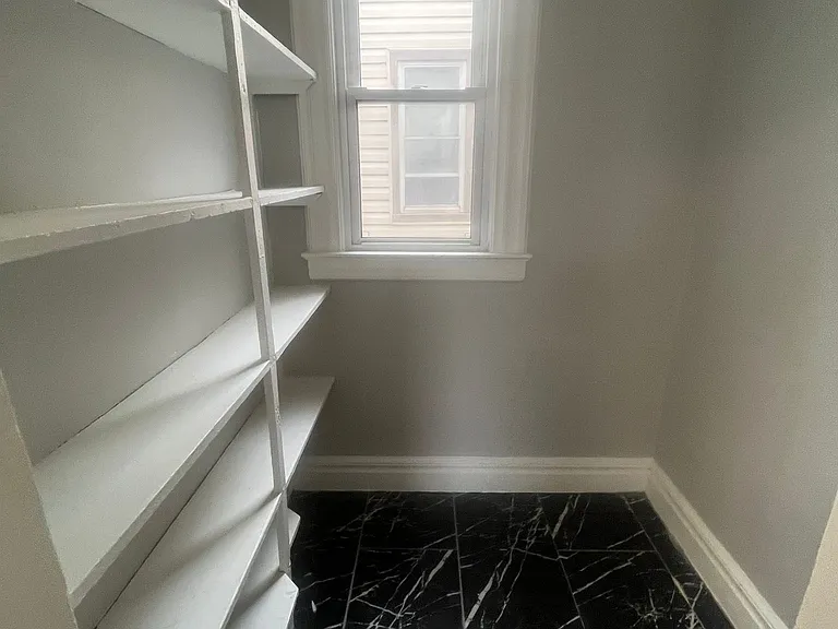 535 21st St #2 — Photo 11
