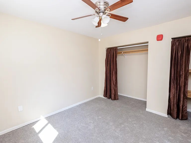 Minnehaha Apartments — Photo 23