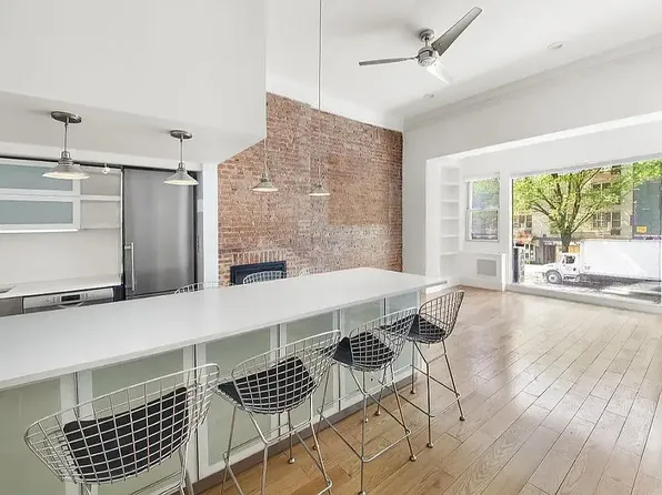 217 West 14th Street image 1 of 13