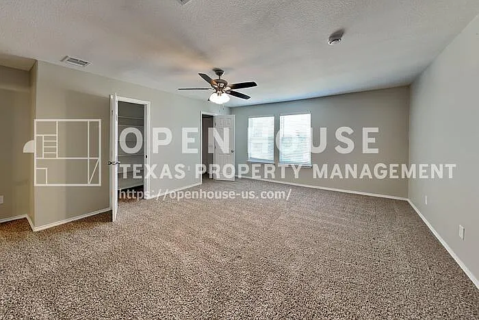 1056 Silver Spur Ln — Photo 9