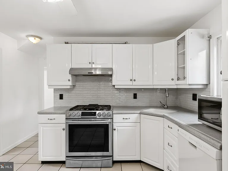 116 Eaton Pl — Photo 9