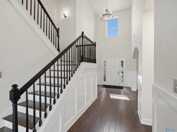 3011 Magnolia Leaf Cir SE, Owens Cross Roads, AL 35763