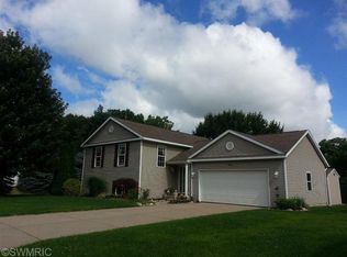 349 Dana St NW, Comstock Park, MI 49321