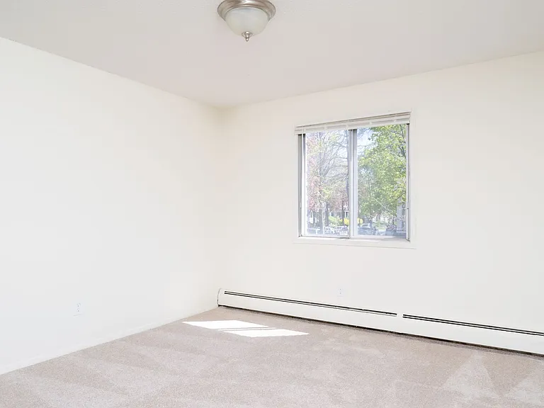 2324 Bryant Ave S — Photo 12