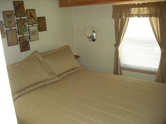 3rd image of 7608 Bunker Dr