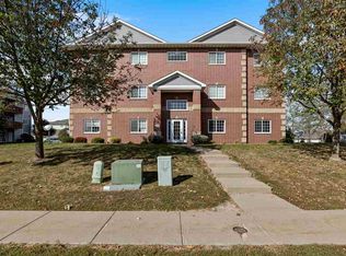 2270 W Lake Rd APT 202B, North Liberty, IA 52317