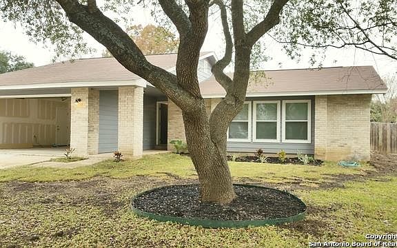 2nd image of 6115 Pecan Trail St