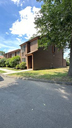 10 Cianci Avenue APT 10, Plainville, CT 06062