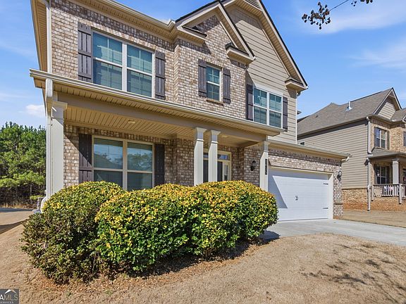2nd image of 1415 Dahlia Dr