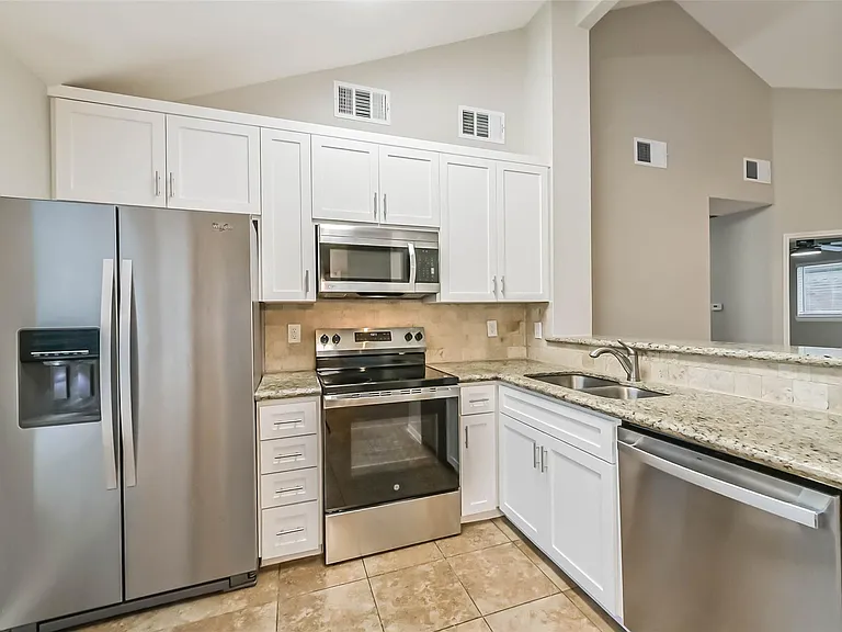 18515 Meadows Way Dr — Photo 9