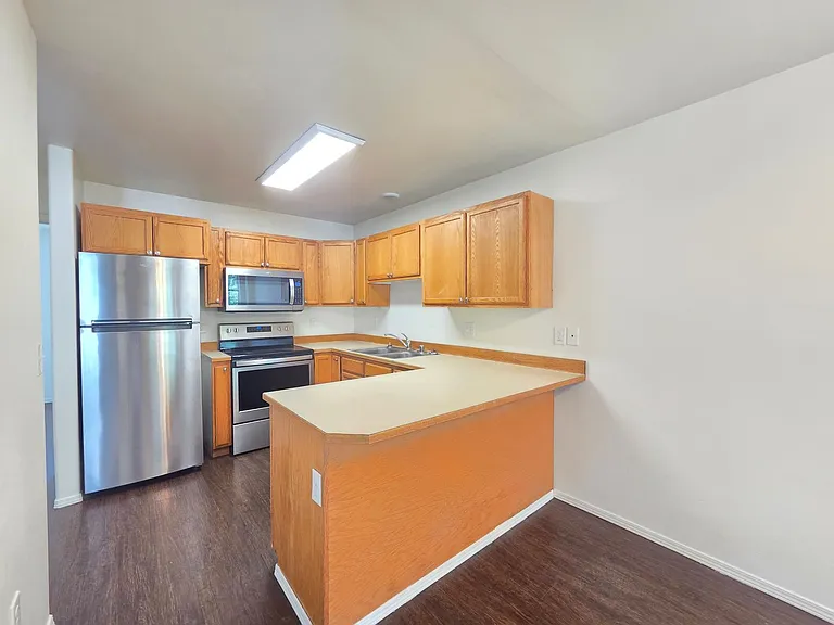 407 E 8th Ave — Photo 34