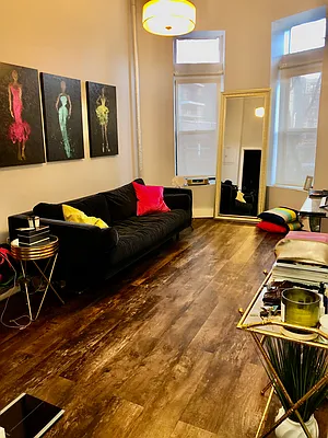 Rented by R New York | media 1