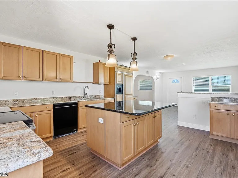 2342 Barden St — Photo 4
