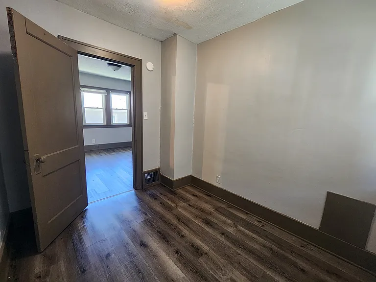 526 Kirkwood Ave — Photo 12